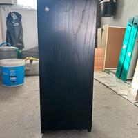 Mobiletto nero con ruote