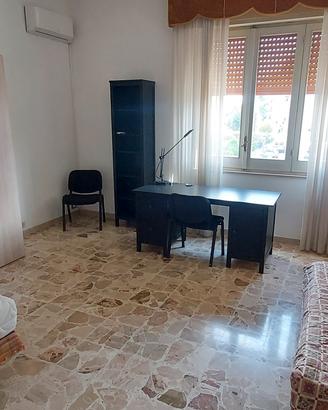 camera in zona conservatorio 