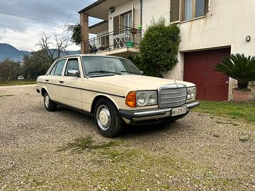 Mercedes Benz W123 200 Gpl