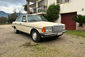 Mercedes Benz W123 200 Gpl