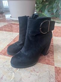 Stivaletto scamosciato