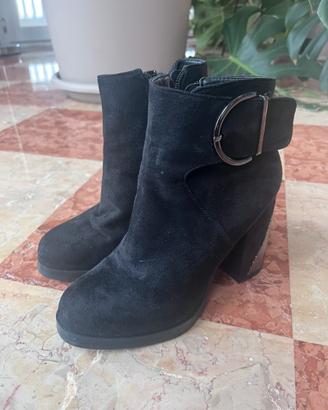 Stivaletto scamosciato