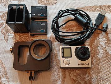 GoPro Hero 4 con accessori