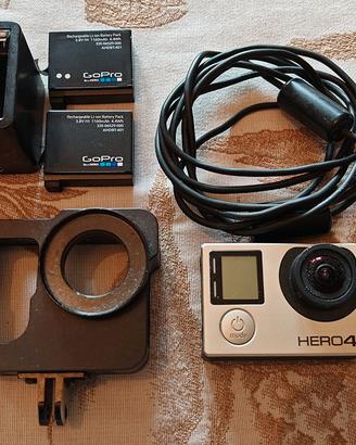 GoPro Hero 4 con accessori