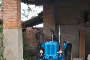 Trattore agricolo