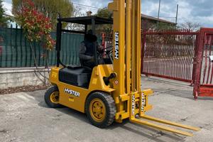 S34 - Muletto Hyster portata 25 q.li
