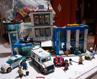 set Lego City centrale di polizia