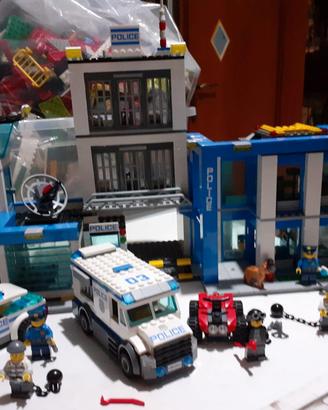 set Lego City centrale di polizia