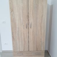 Armadio a 2 ante e 2 cassetti colore rovere
