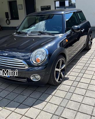 MINI Cooper 1.6 88 kW – 6 marce – 205.000 km