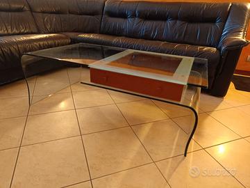 Tavolino in cristallo curvato