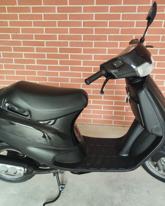 Piaggio ZIP FAST RIDER