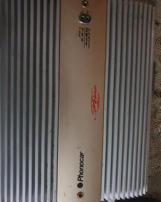 Amplificatore con sub per auto