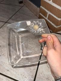 Soprammobile in vetro con dettagli argento