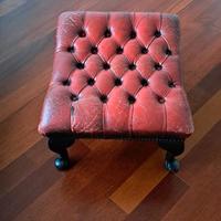 poggiapiedi pelle  borchie originali