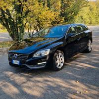Volvo V60 D3 Momentum con GANCIO TRAINO