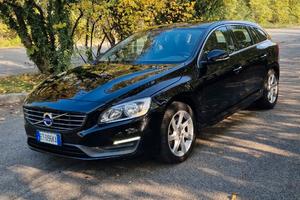 Volvo V60 D3 Momentum con GANCIO TRAINO