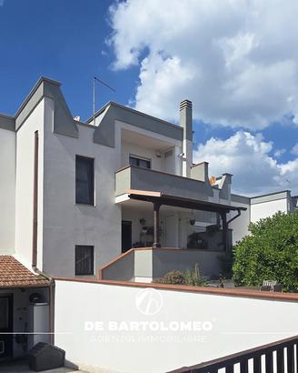 Villa su tre livelli residence i pini + box
