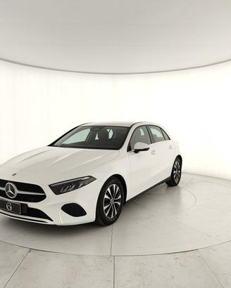 MERCEDES-BENZ A 180 d Advanced auto