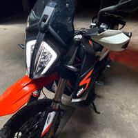 Moto KTM adventure 890 R