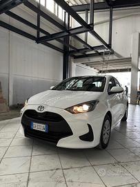 TOYOTA Yaris 1.5 Hybrid 5 porte Active
