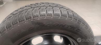 TRENO GOMME INVERNALI CON CERCHI E COPRICERCHI