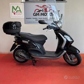 Piaggio Fly 150 BAULETTO PARABREZZA