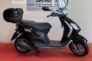 Piaggio Fly 150 BAULETTO PARABREZZA