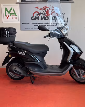 Piaggio Fly 150 BAULETTO PARABREZZA