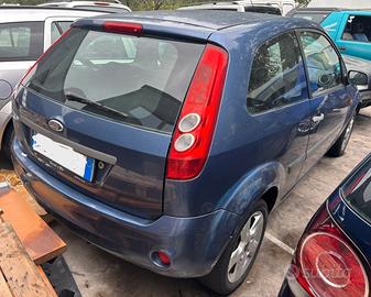 FORD FIESTA per ricambi usati