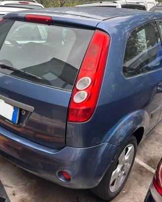 FORD FIESTA per ricambi usati