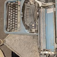 Macchina da scrivere OLIVETTI