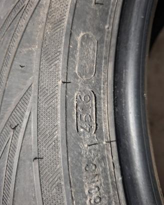 1 gomma Nokian 225 60 18 104h xl invernale