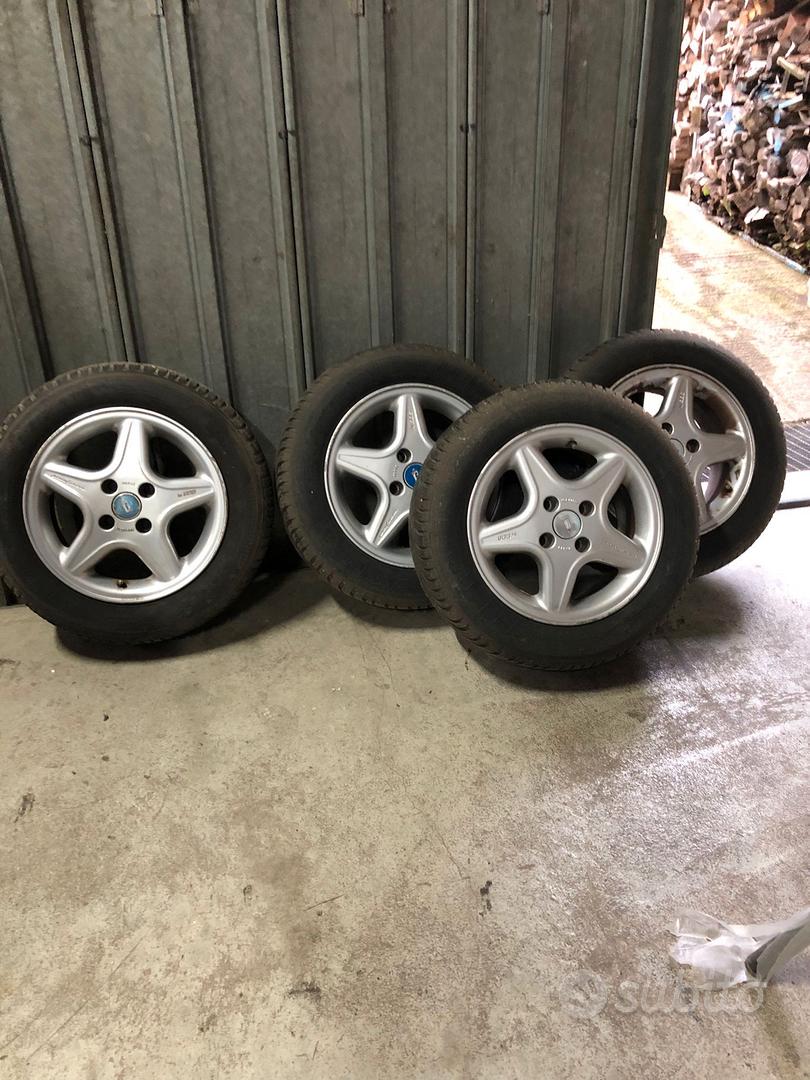 Originale Ford Fiesta/KA Cerchi in lega 15 a 5 x 2 razze,Panther Bla – Ford Italia