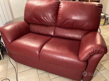 Divano Natuzzi Pelle Rosso Bordeaux