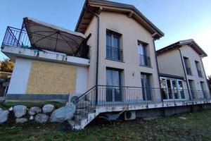 Immobile in asta di 640 m² con 5 locali a Comerio