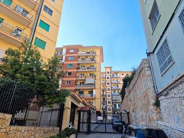 Via San Giacomo dei Capri - Quadrilocale piano alt