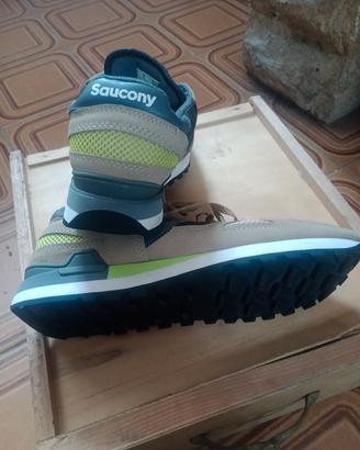  scarpe mai usate per sbaglio taglia 