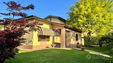 VILLA SINGOLA A PANDINO