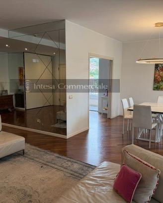 Prestigioso quadrilocale con splendida terrazza