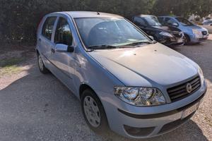 Fiat Punto azzurra