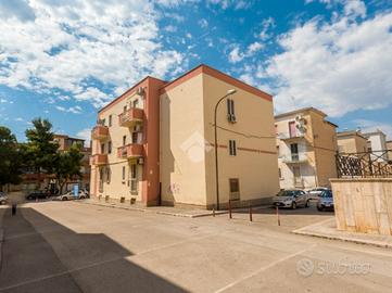 3 LOCALI A MANFREDONIA