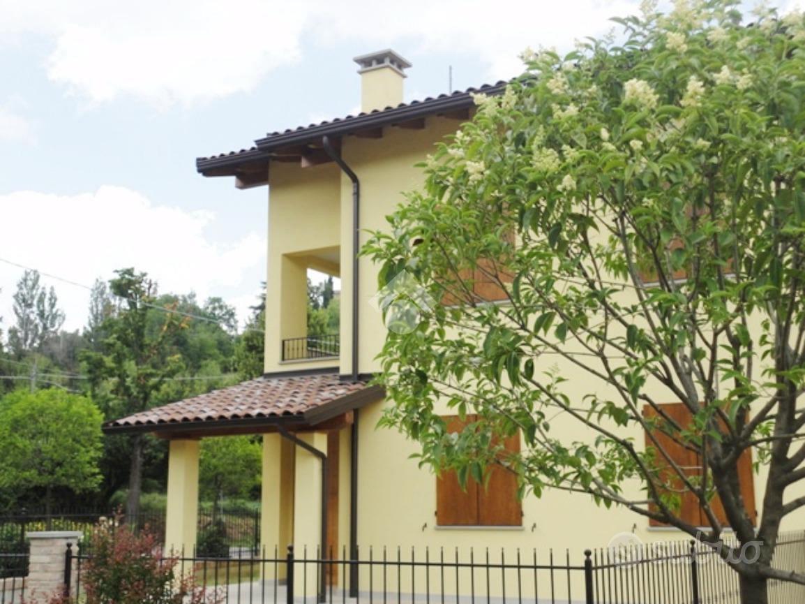 VILLA A SCHIERA A SASSUOLO - Altro