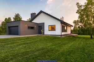 Villa di 254 m² con più di 5 locali e box auto a S