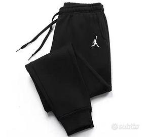 Pantaloni nuovi con cartellino