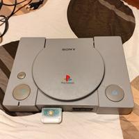 PlayStation 1 con cavi e Memory card 