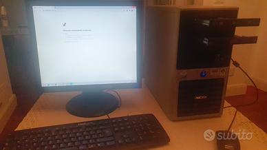 Pc fisso completo anche di casse madmax