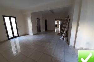 Locale Categoria C1 Con Vetrina Via Andiloro