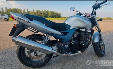 Kawasaki zr7 
