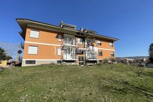 AMPIO APPARTAMENTO IN QUADRIFAMILIARE CON MANSARDA